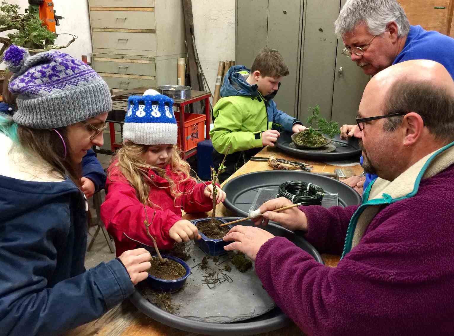 zur Bildgalerie Hand Werken mit Kindern 2017